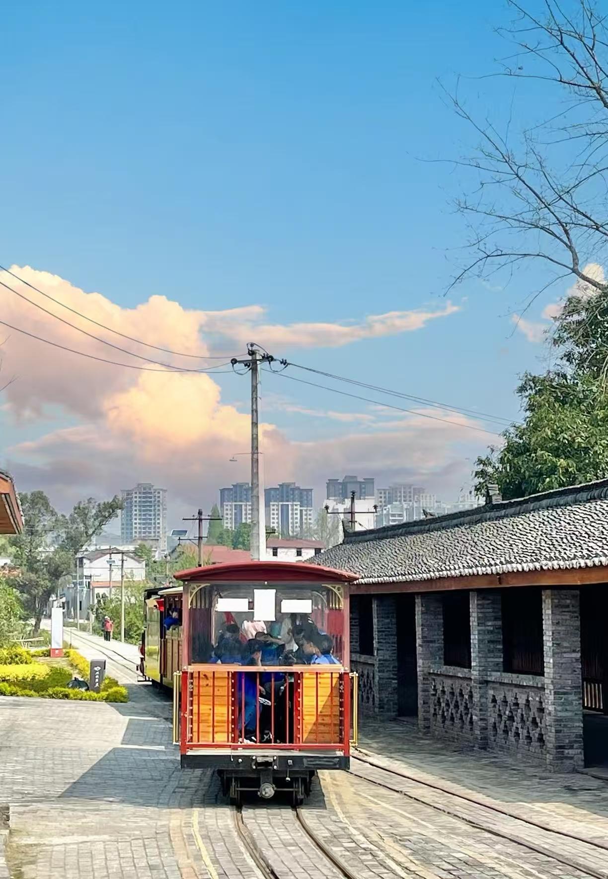 百年丝厂织就工业旅游新场景丨活力中国调研行